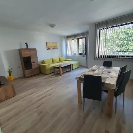 Lazur 13 * Burgas City
