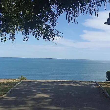 Lazur 13 Μπουργκάς